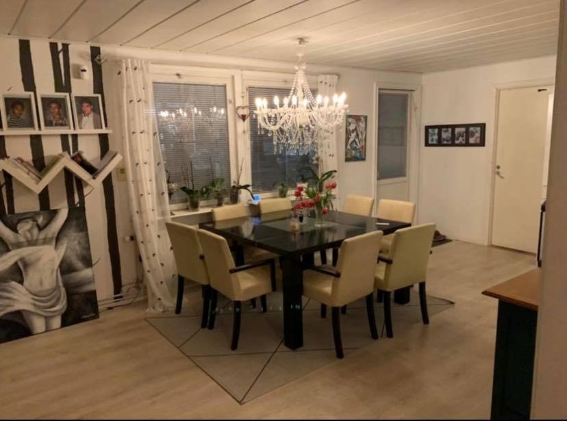 Own Private Room In A Big House! Luleå Esterno foto
