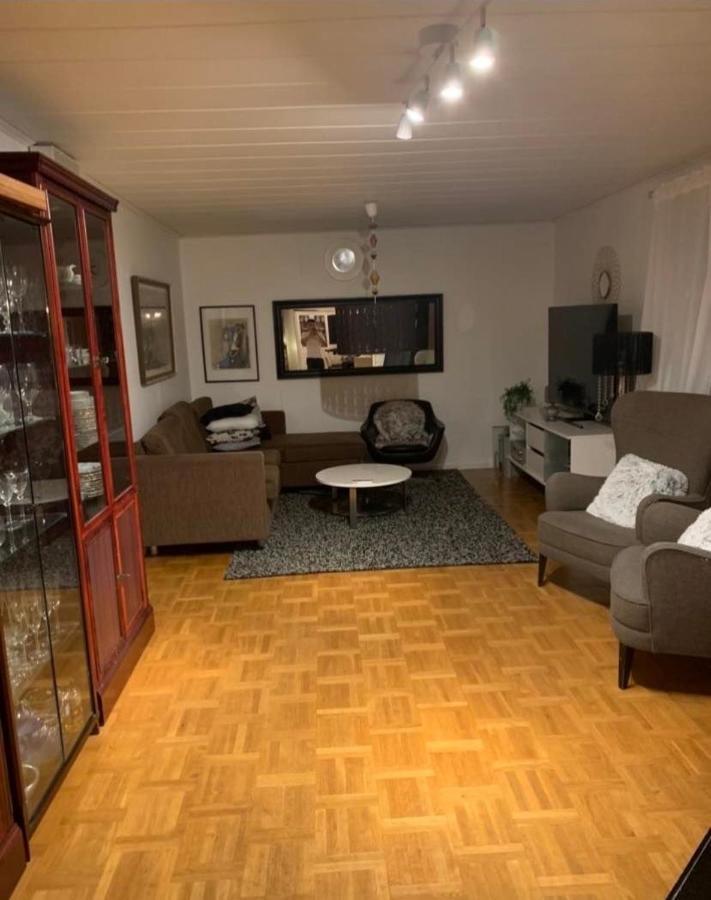 Own Private Room In A Big House! Luleå Esterno foto